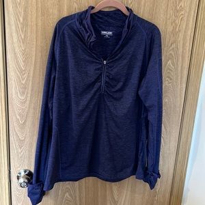 Active wear top with hand cover and thumb hole. Pullover